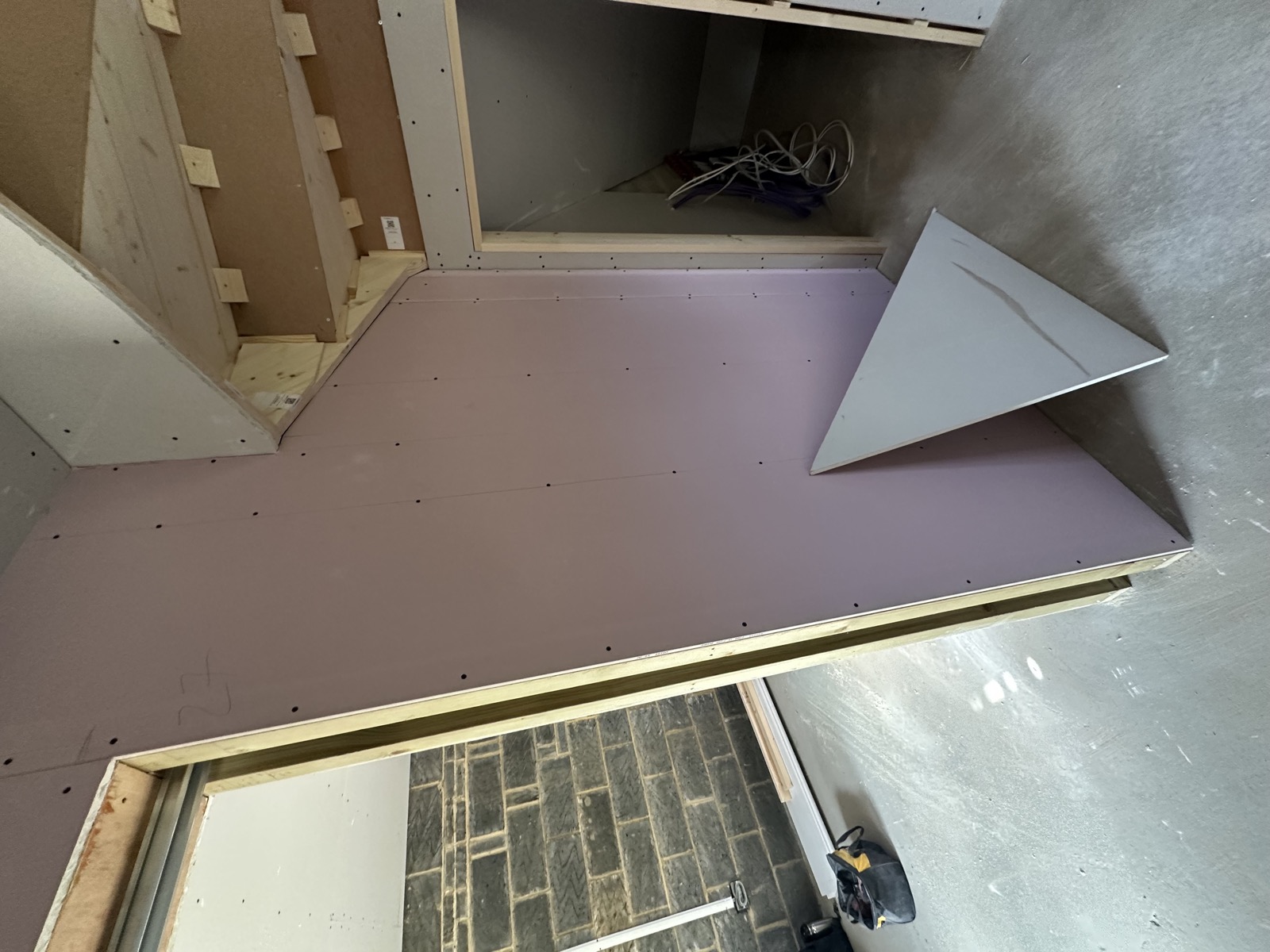 Plasterboard and skim finish to walls